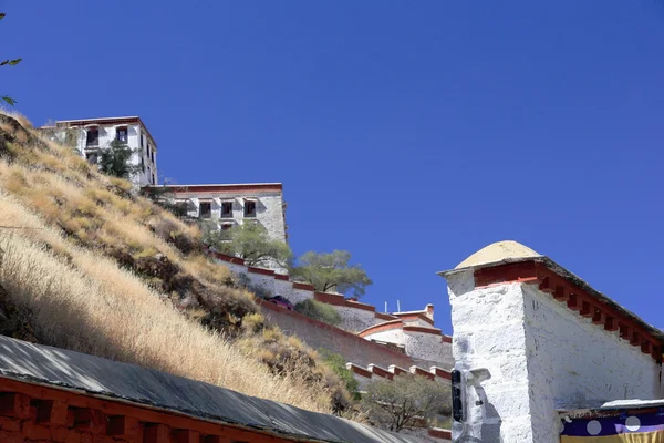 Parede de pedra-edifícios-escada de saída da Potala. Lhasa-Tibete. 1409 — Fotografia de Stock