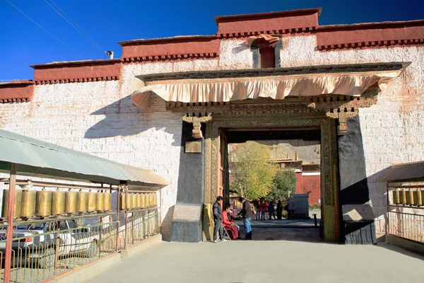 Puerta de entrada al monasterio Pelkhor Chode. Gyantse-Tibet. 1623 — Foto de Stock