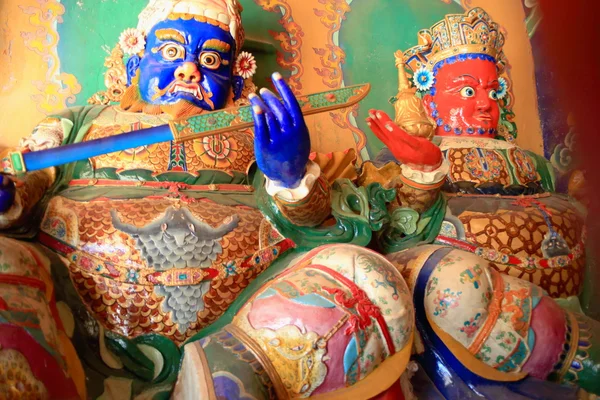 Reyes guardianes en la entrada de Pelkhor Chode-monast.entrance. Gyantse-Tibet. 1629 — Foto de Stock
