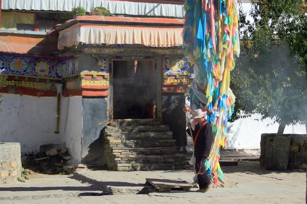 Entry-Kumbum o Tashigomang pagoda-flagpole-Pelkhor Chode monastero. Gyantse-Tibet. 1637 — Foto Stock