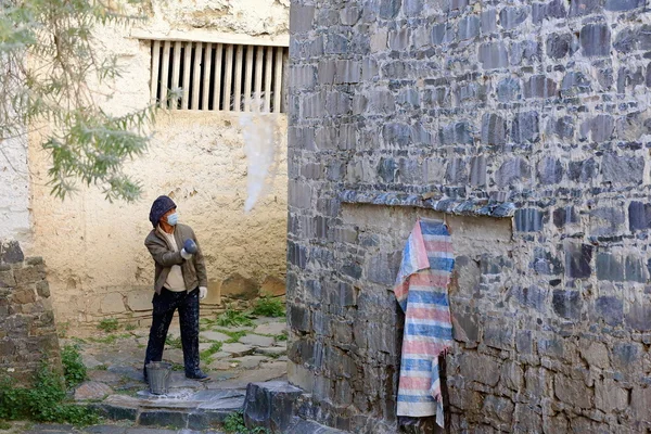 Monasterio de paredes blanqueadas-Tashilhunpo. Shigatse-Tibet. 1693 —  Fotos de Stock