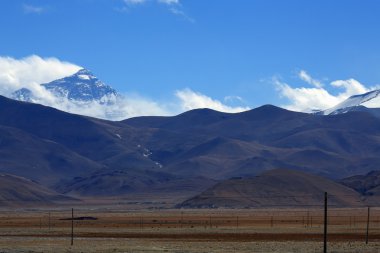 Mount Chomolungma-Qomolangma-Sagarmatha-Kutsal Anne-Everest. Tibet. 1943