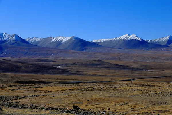 Unidentified mountains around Gytso La-mountain pass. Tibet. 1914 — Stock Photo, Image