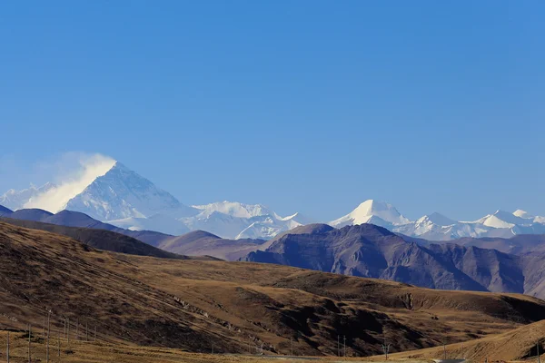 Everest Dağı ve birkaç Himalaya zirveleri. Tibet. 1917 — Stok fotoğraf