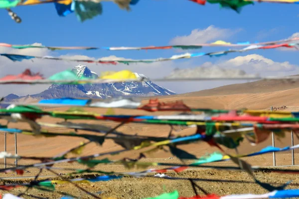 Daha az doruklarına kadar aşırı W.of Lapche Kang saçma. Himalayalar-Tibet. 1993 — Stok fotoğraf