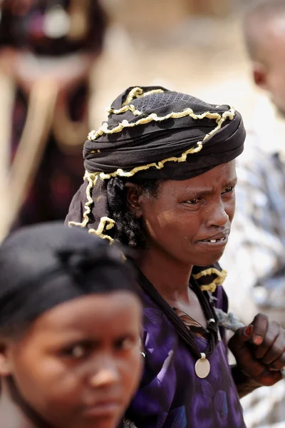 Vrouwen van de oromo-bevolking. Zondagmarkt op Senbete-Ethiopië. 0019 — Stockfoto