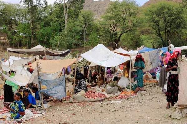 Women and their stalls in the sunday market. Senbete-Ethiopia. 0033 — Stock Photo, Image