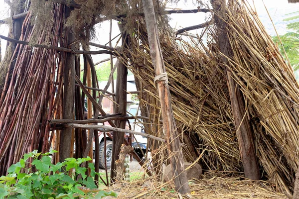 木棍和稻草的小化合物。德甘-埃塞俄比亚。0112 — 图库照片