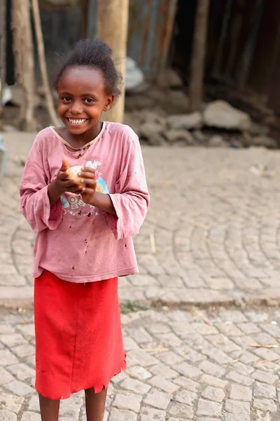 Young girl-plastic ball in hand. Kombolcha-Ethiopia. 0071 — Stok fotoğraf