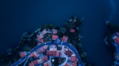 Scanno Gölü 'nde manzara, L' Aquila ili, Abruzzo, orta İtalya.