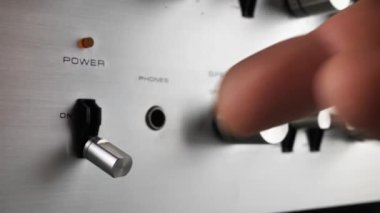 Açma kapama konumuna geç. - Yakın çekim. Sığ alan derinliği