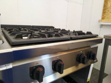 Restoran Mutfağında Gaz Yakma Ocağı.