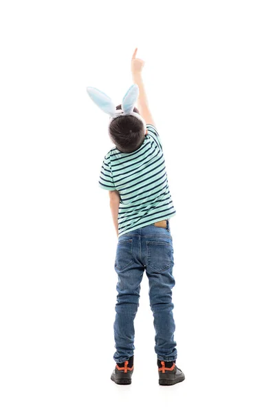 Synet Ung Gutt Med Kaninører Pekende Fingeren Full Lengde Isolert – stockfoto