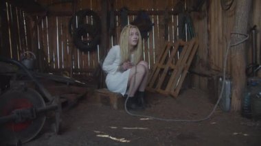 Fidyeciden korkan çaresiz kadın kurban