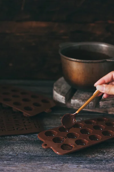 Faire Chocolat Fait Maison Hosewife Verse Pâte Chocolat Dans Des — Photo