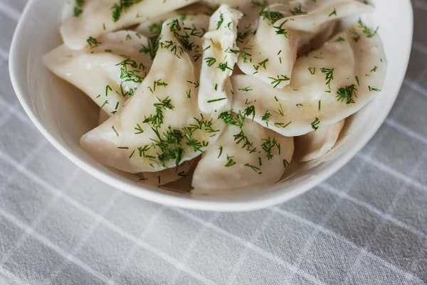 Knoedels Gevuld Met Aardappelen Geserveerd Met Boter Venkel Varenyky Vareniki — Stockfoto