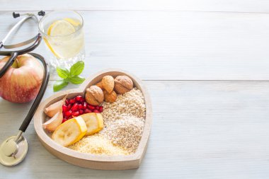 Kalp ve su diyet spor yaşam tarzı kavram sağlıklı gıda