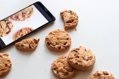 Akıllı telefon kavramından fırlayan kurabiyeler 