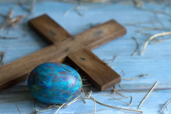 Régi cross és absztrakt grunge húsvéti tojás fogalma — Stock Fotó