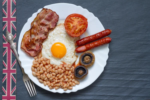 Siyah Mermer üzerinde İngiliz kahvaltısı — Stok fotoğraf