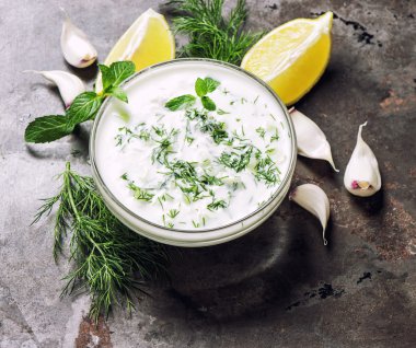 yunan tzatziki sosu