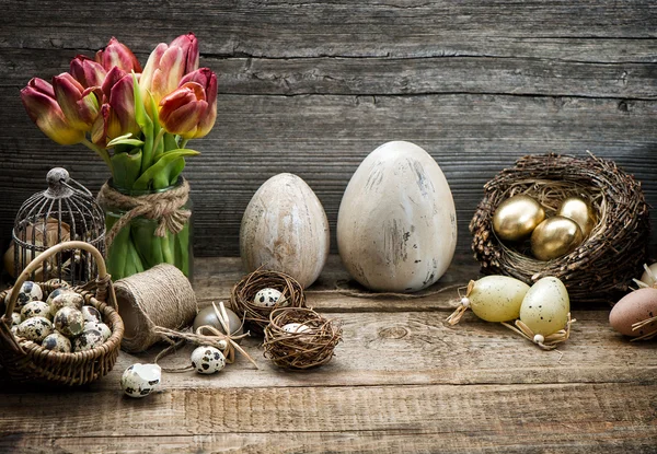 Decoration with eggs and flowers. — Stock Photo, Image