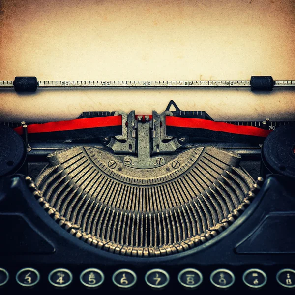 Antik mechanikus írógép. — Stock Fotó