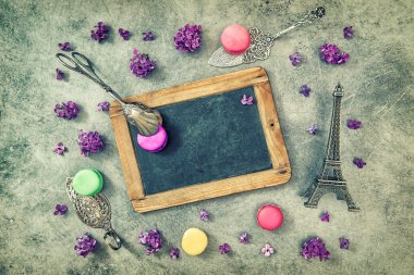 Antika kara tahta, macarons, Paris Hediyelik eşya