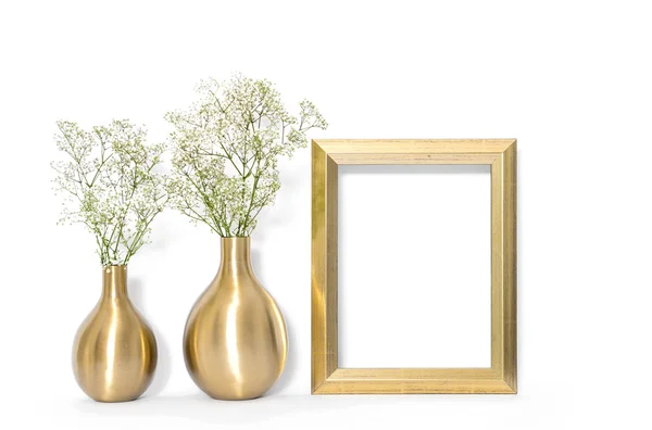 Goldener Rahmen und Blumen. — Stockfoto