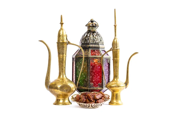 Lantern och arabiska gyllene kannor. — Stockfoto