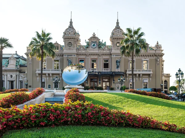 モンテ ・ カルロ, モナコのランドマークの壮大なカジノ — ストック写真