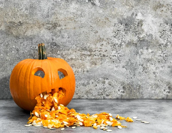 Calabaza Divertida Sobre Fondo Gris Decoración Halloween —  Fotos de Stock