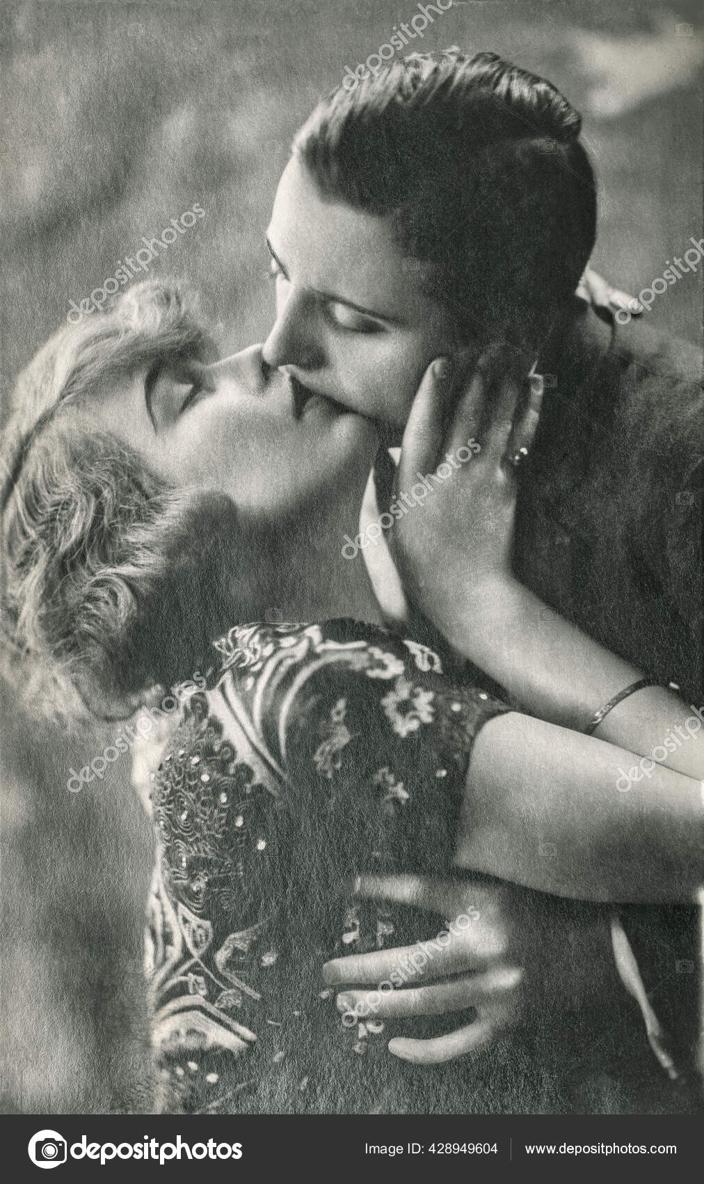 XXX porno külotli qizlarning fotosuratlari