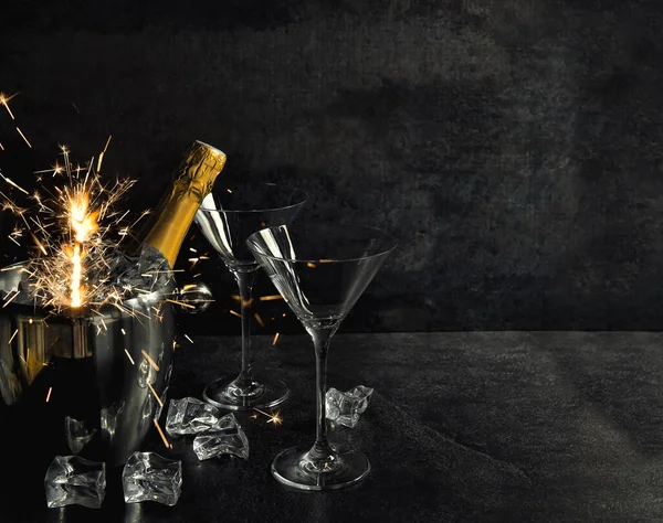 Holidays Table Decoration Champagne Two Glasses Sparklers Dark Background — Stock Photo, Image