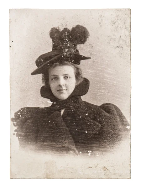 Portrait vintage de jeune femme portant des vêtements vintage. antique — Photo