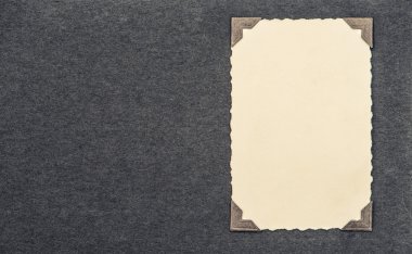 fotoğraf kartı üzerinde albüm sayfası köşesi