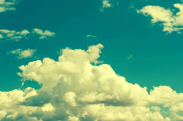 Turquoise blue cloudy sky background. vintage style — Stock Photo, Image