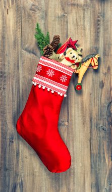 nostaljik vintage oyuncak dekorasyonu ile Noel çorap