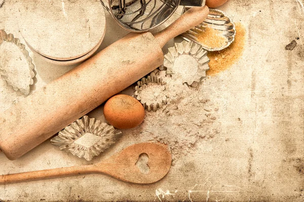 Ingredientes de cozedura e pedágios da preparação de massa de farinha. estilo retro — Fotografia de Stock