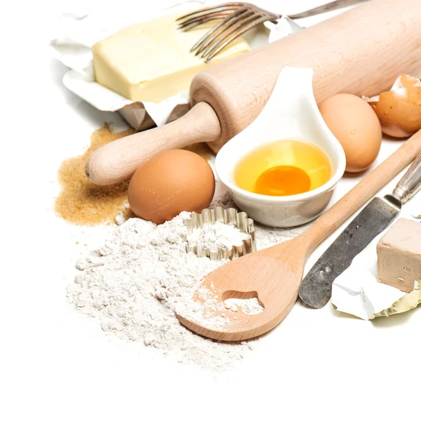 Uova, farina, zucchero, burro, lievito. ingredienti per pasta preparazione — Foto Stock