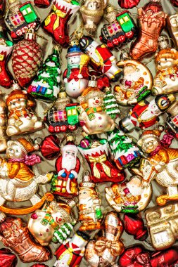 Yılbaşı ağacı süsleri baubles, oyuncak ve renkli süsler