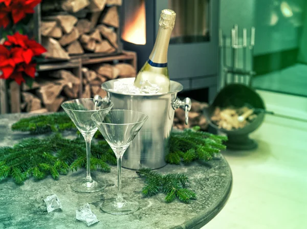 Champagne festif avec verres — Photo