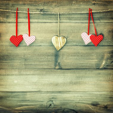 Kırmızı kalpler. Sevgililer günü. Instagram stil filtre