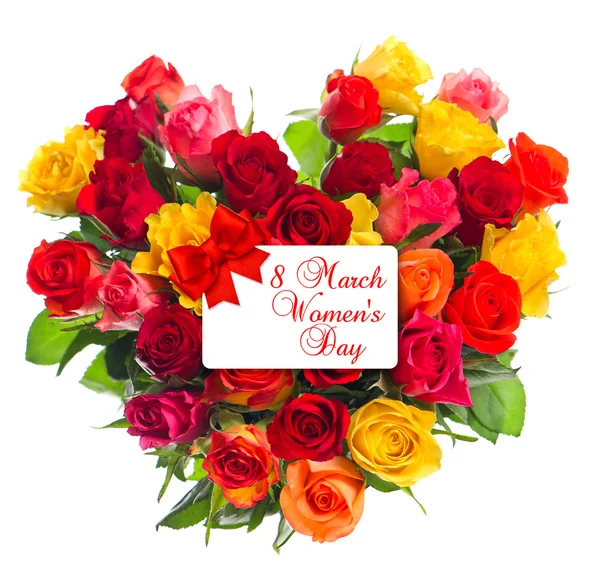 Ramo de rosas coloridas en forma de corazón . —  Fotos de Stock