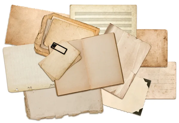 Старые листы бумаги — стоковое фото
