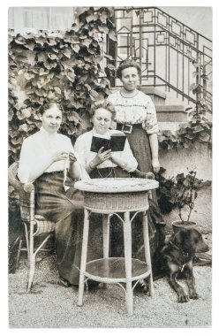 Özgün vintage fotoğraf. Üç Olgun kadın portresi. Eski resim