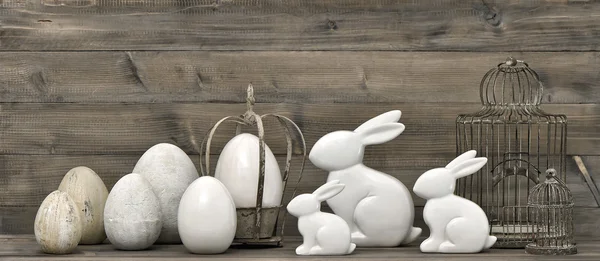 Easter bunnies and eggs. Retro style decoration — Zdjęcie stockowe