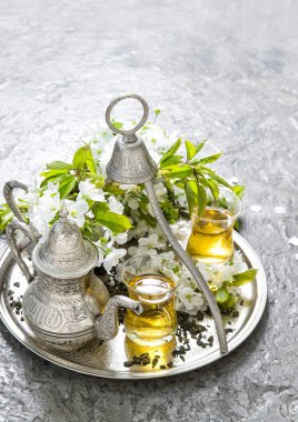 Çay gözlük ve pot. Oryantal tatil dekorasyon