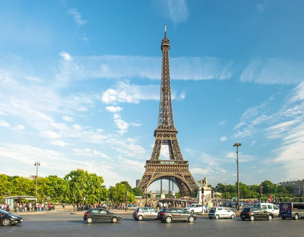 The street and the place near famous Eiffel Tower — Stock Photo, Image