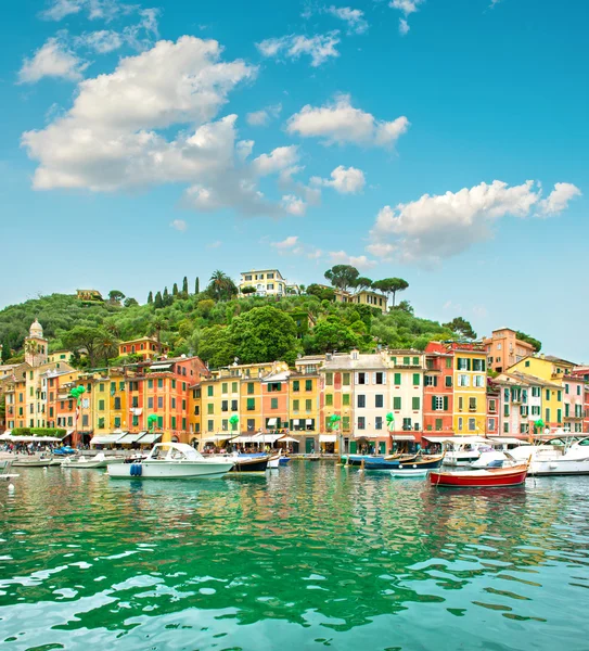 Vila de Portofino na costa da Ligúria, Itália, Mar Mediterrâneo — Fotografia de Stock